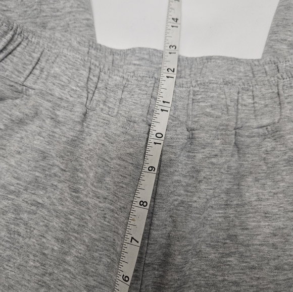 Gianni Bini Gray Tapered Leg Sweatpants! - Picture 6 of 7